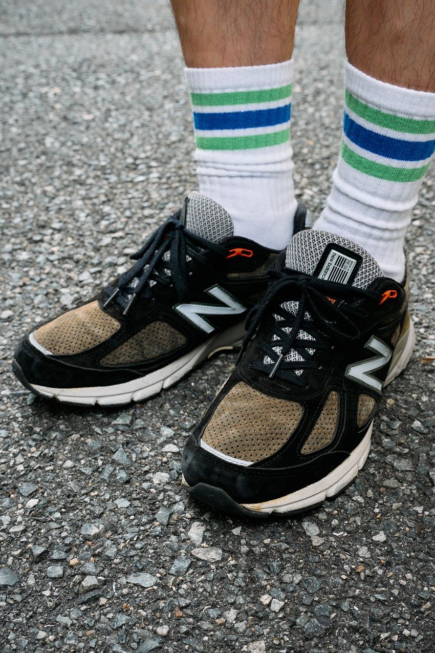 初夏の青シャツはラフに袖を捲れ！こなれ感抜群な大人たちの着こなし3好例 - 9枚目の画像