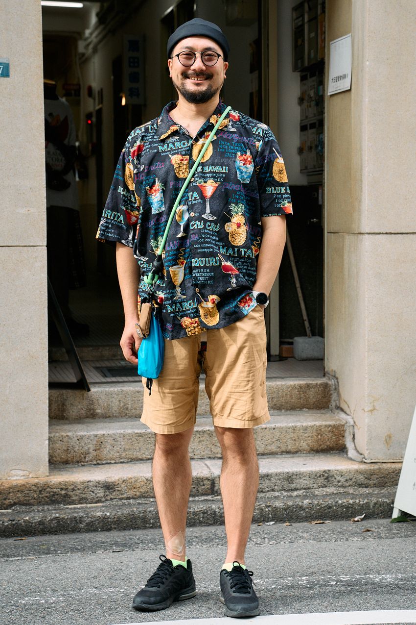 陽気な夏の絶対的な主役「柄シャツ」。洒落た大人たちの最新着こし術を街角スナップで！ - 2枚目の画像