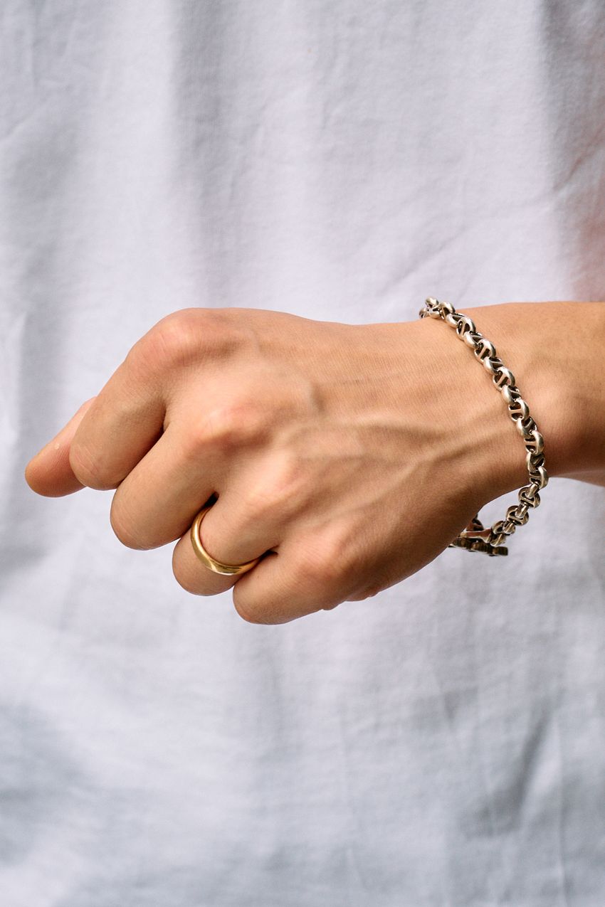 「Tシャツ×デニム」でシンプルに装った街角の3名！緩め、タックインなど“技あり”なコーデ集 - 11枚目の画像