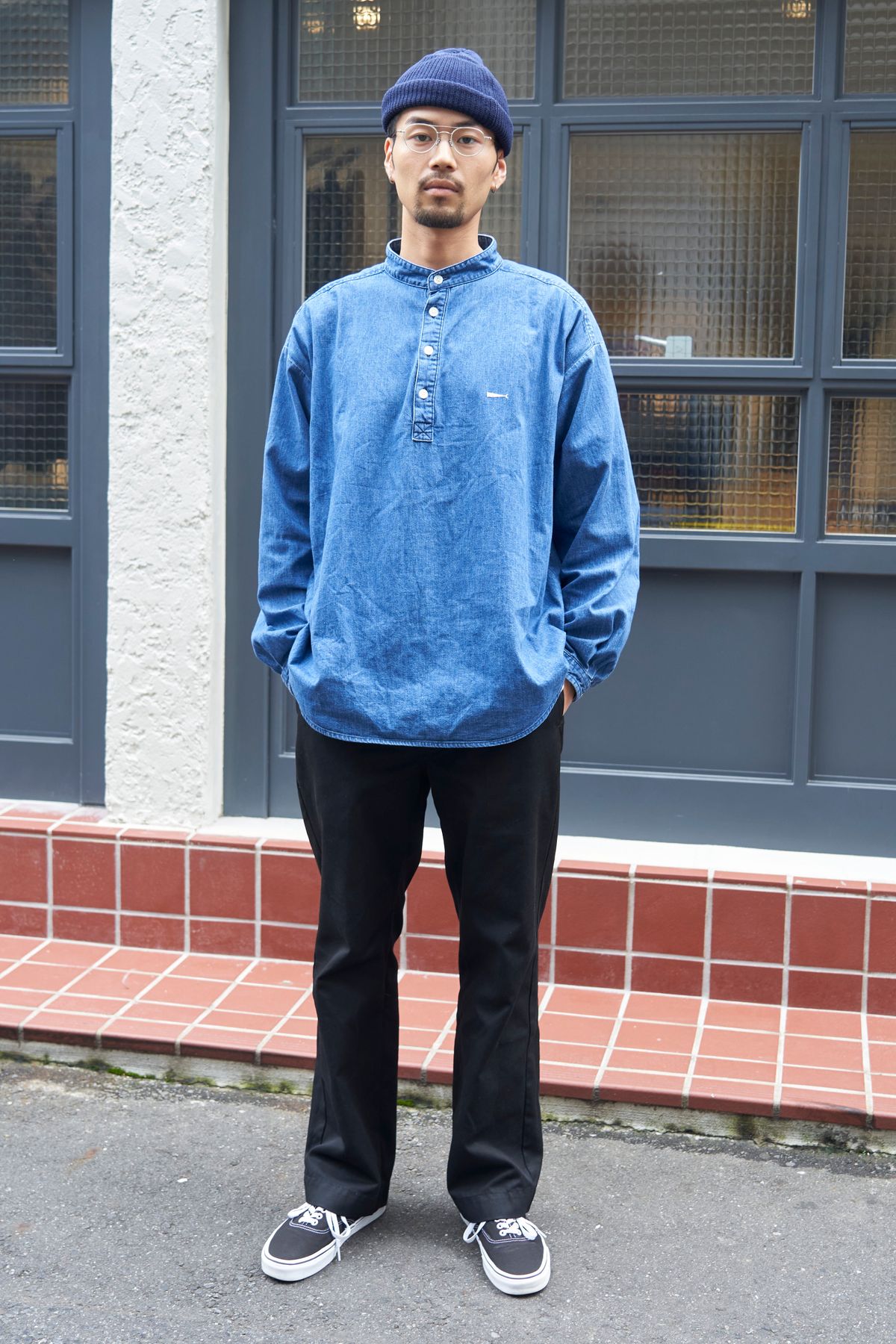 シャツ ディセンダント  パンツ ディッキーズ  シューズ ヴァンズ  帽子 ディセンダント  眼鏡 アイヴァン  ピアス キャリアリング