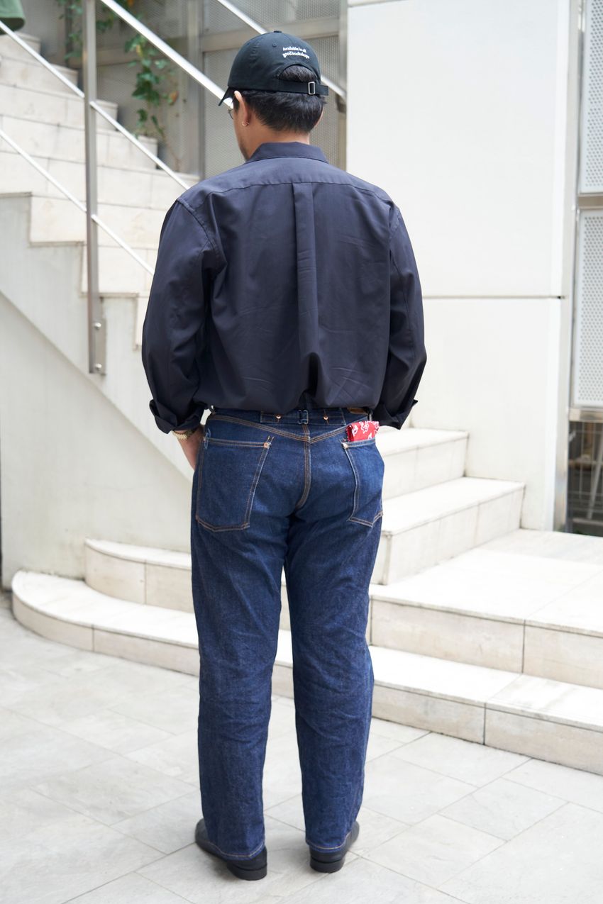 ヘビロテ確定の“春アイテム”！ シャツ、カーデ、ベスト、流行に流されない大人の定番スタイル3選 - 3枚目の画像