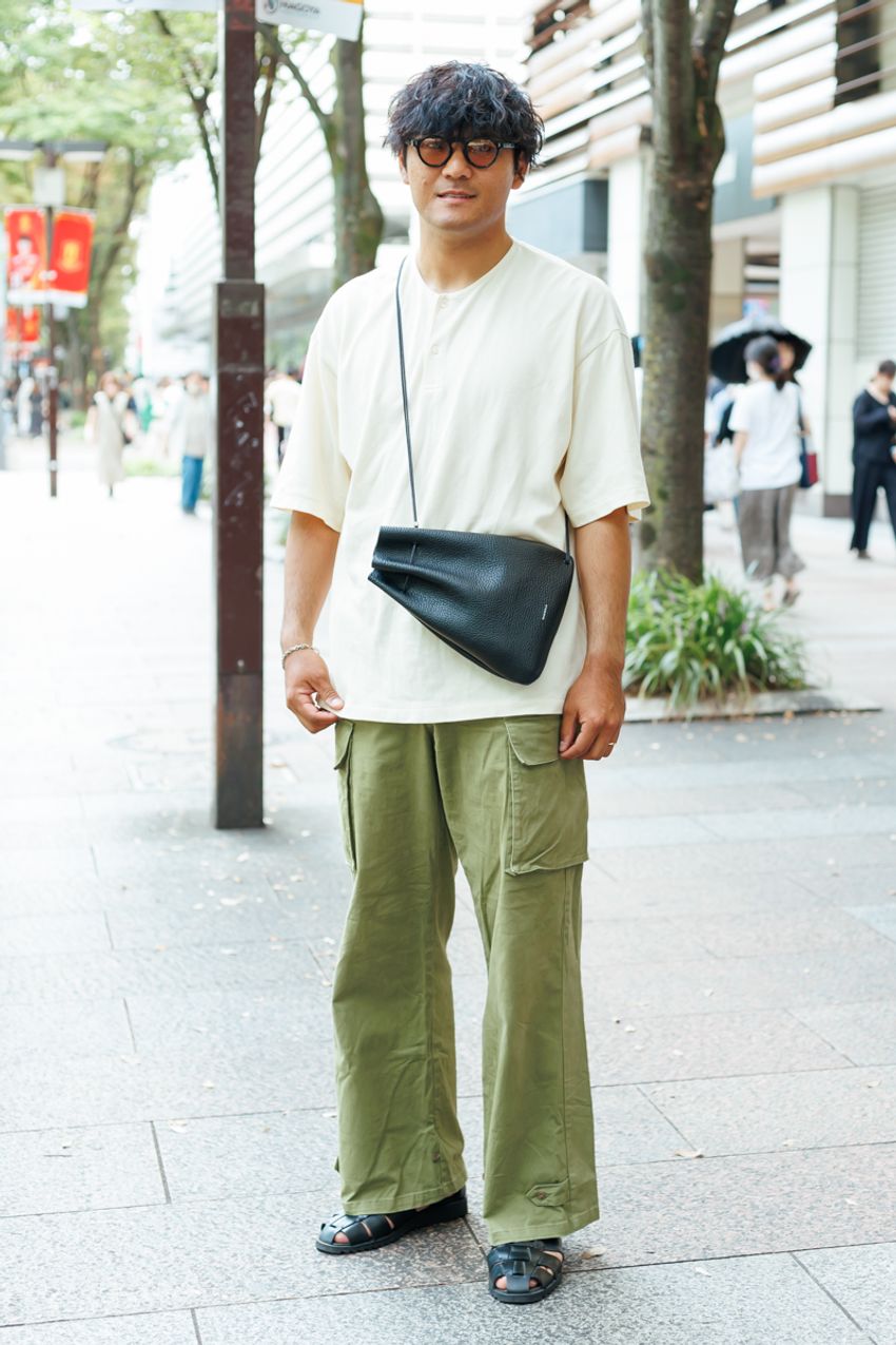 支持率高い大人なバッグといえば「エンダースキーマ」。人気モデルを街角でキャッチアップ - 2枚目の画像