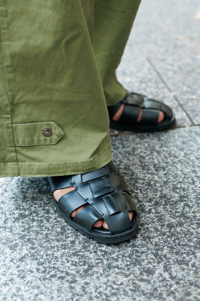 カーキのカーゴパンツ、大人はどうはく？ロエベのシャツ、ネクサスセブンのGジャン合わせetc. - 9枚目の画像