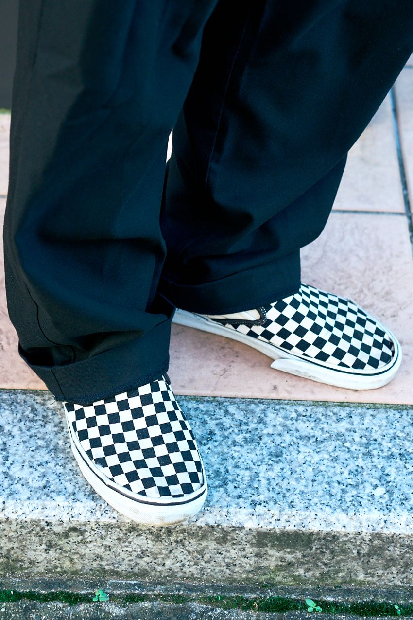 コスパ最強“黒パンツ”を街角スナップで調査！洒落た3名の愛用ブランドは、ユニクロ、ザラ、そして…… - 10枚目の画像