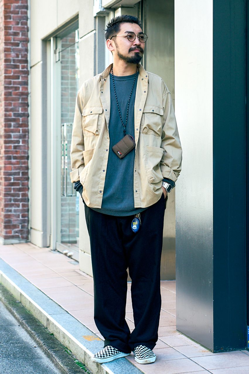 コスパ最強“黒パンツ”を街角スナップで調査！洒落た3名の愛用ブランドは、ユニクロ、ザラ、そして…… - 8枚目の画像