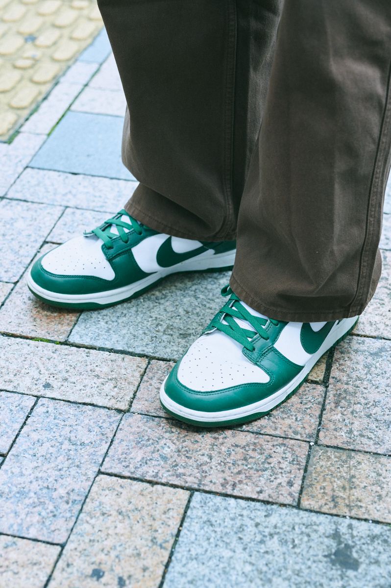 白と緑でTシャツ＆スニーカーの色リンク 吉田クリストファー 7枚目の写真