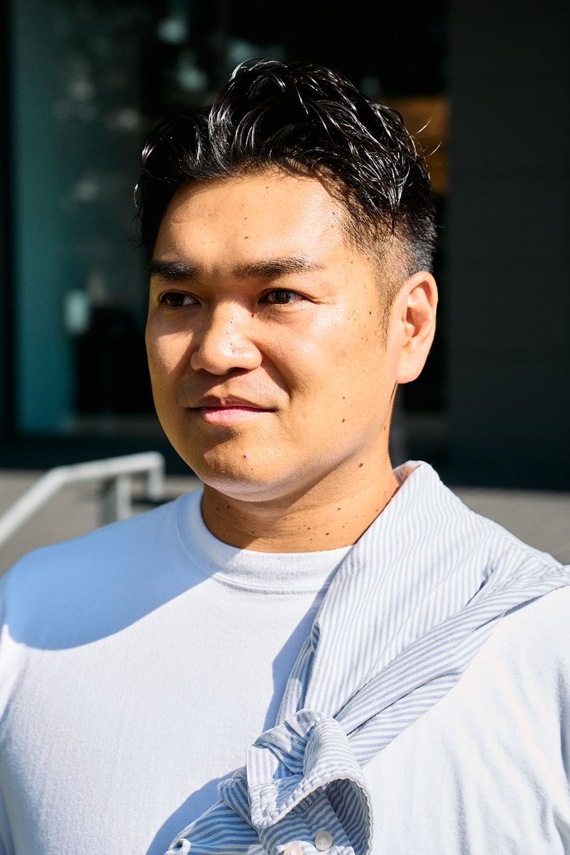 突然のポカポカ日。たすき掛けで垢抜ける 太田宜範 3枚目の写真