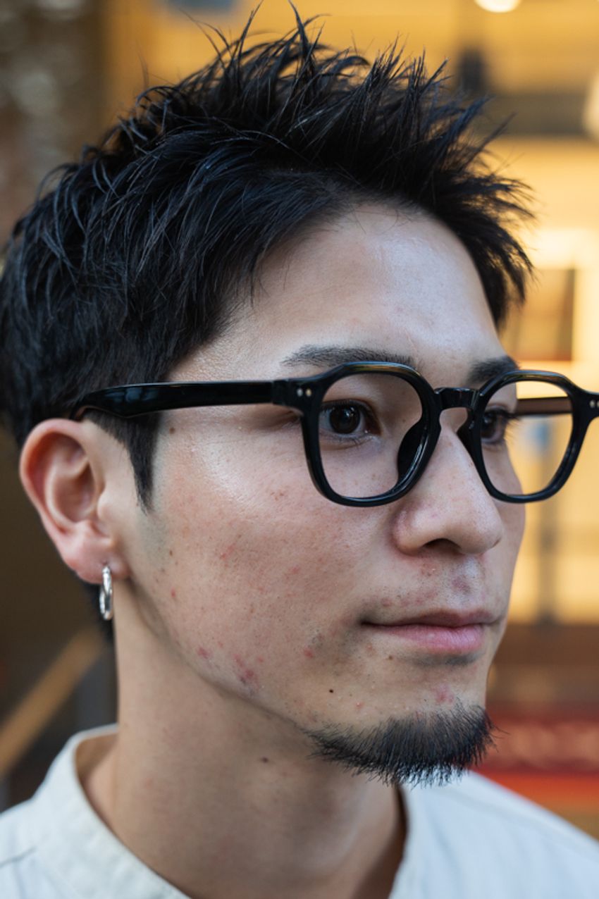 夏に洒落る簡単な法則！爽やかで男らしい「短髪×黒縁メガネ」を実践した3名の洒落者たち - 8枚目の画像