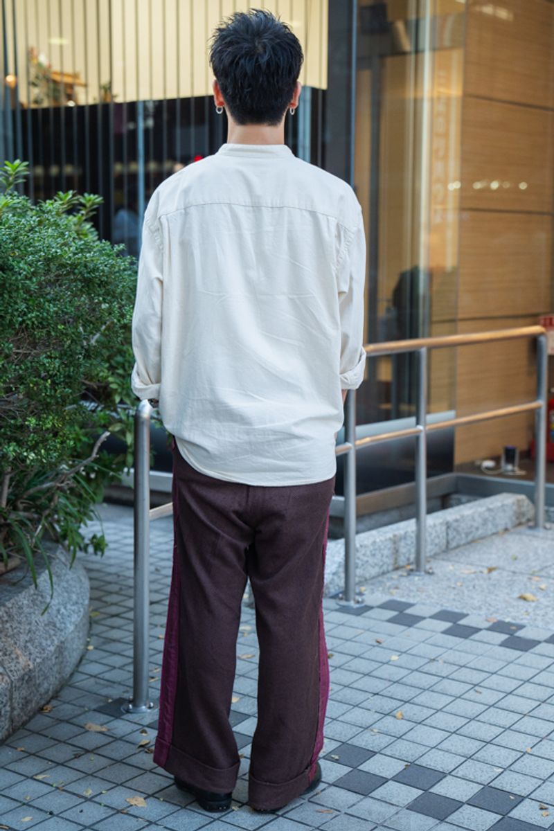 側章スラックスで脱・無難。一味違う装いに 青木大輔 2枚目の写真