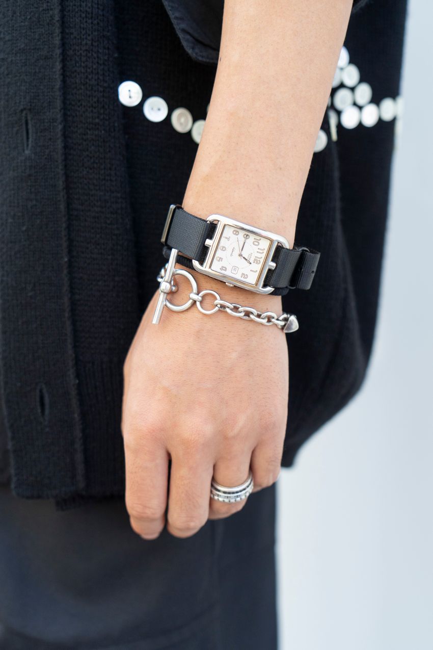 “主張しすぎない”から格好いい！ラグジュアリーブランドを装いに馴染ませた大人たちのワザ - 11枚目の画像