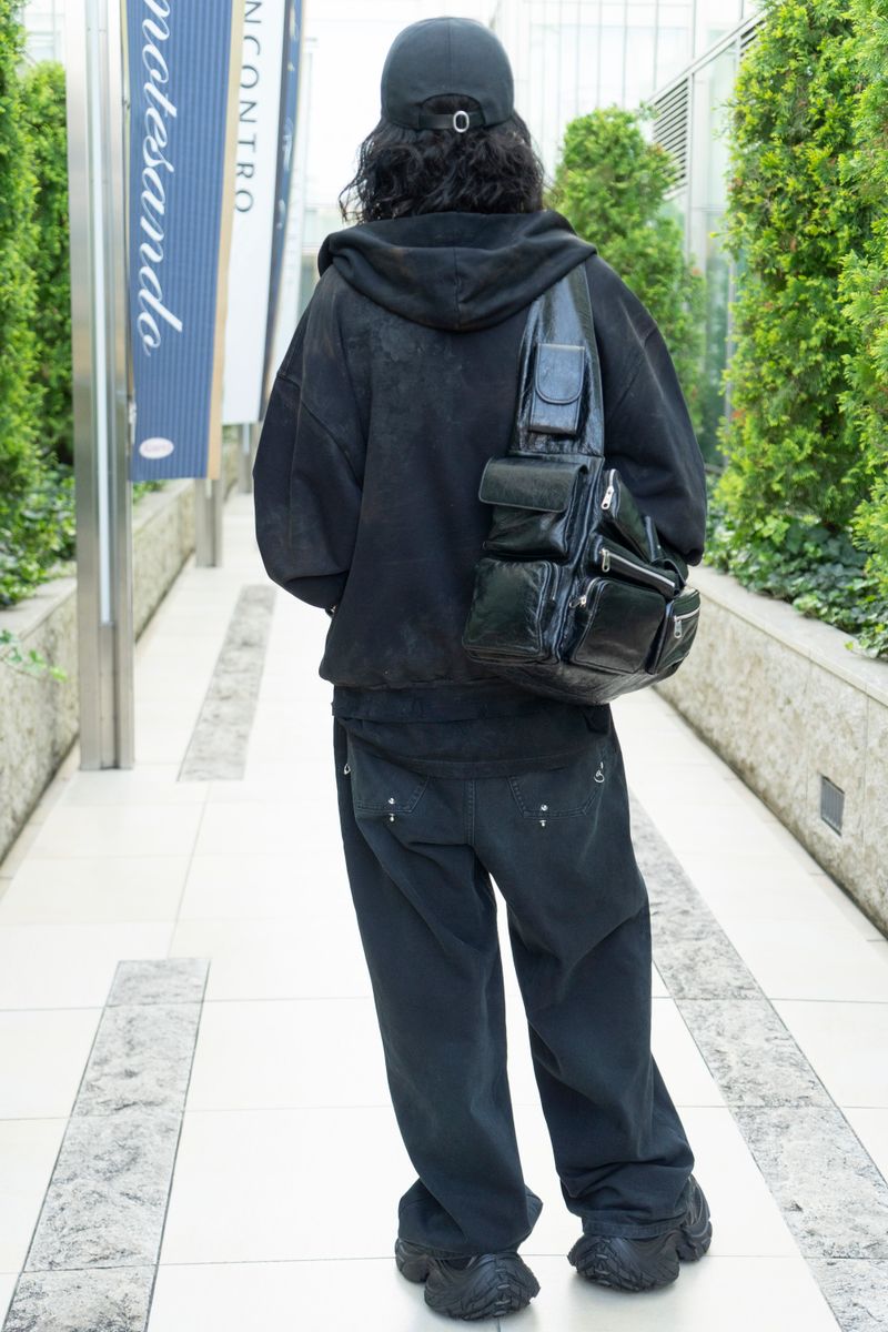 ほぼ全身バレンシアガ。パンク精神に共感 松本直也 2枚目の写真