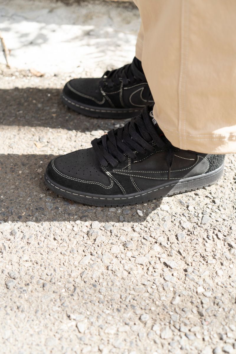 ニットもパンツも足元もナイキ愛に溢れてる 城尾 怜 6枚目の写真