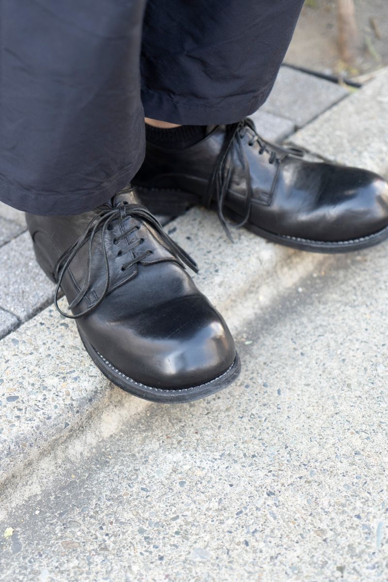 モードと無骨がいい塩梅。眼鏡もお似合い！ 外川喜彦 6枚目の写真