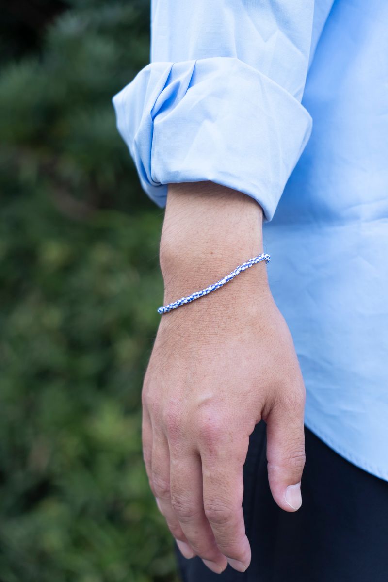 モードと無骨がいい塩梅。眼鏡もお似合い！ 外川喜彦 4枚目の写真