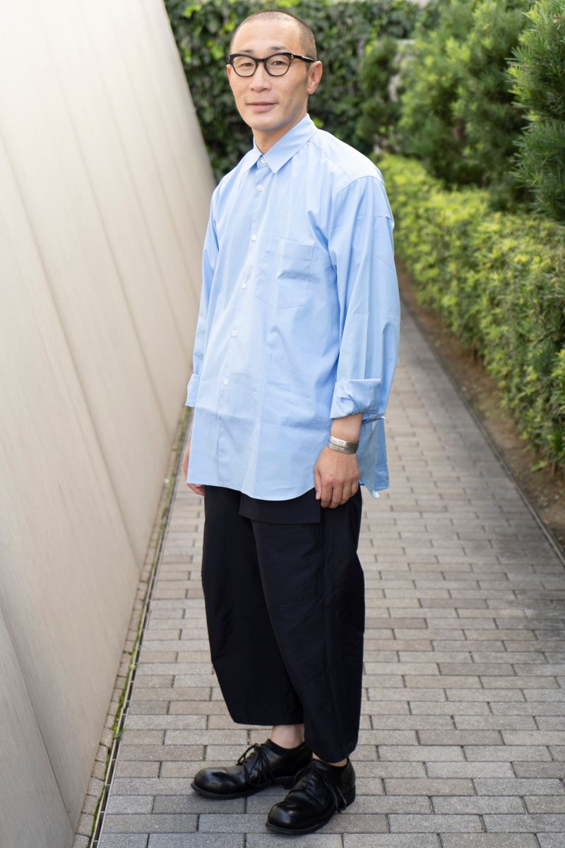 モードと無骨がいい塩梅。眼鏡もお似合い！ 外川喜彦