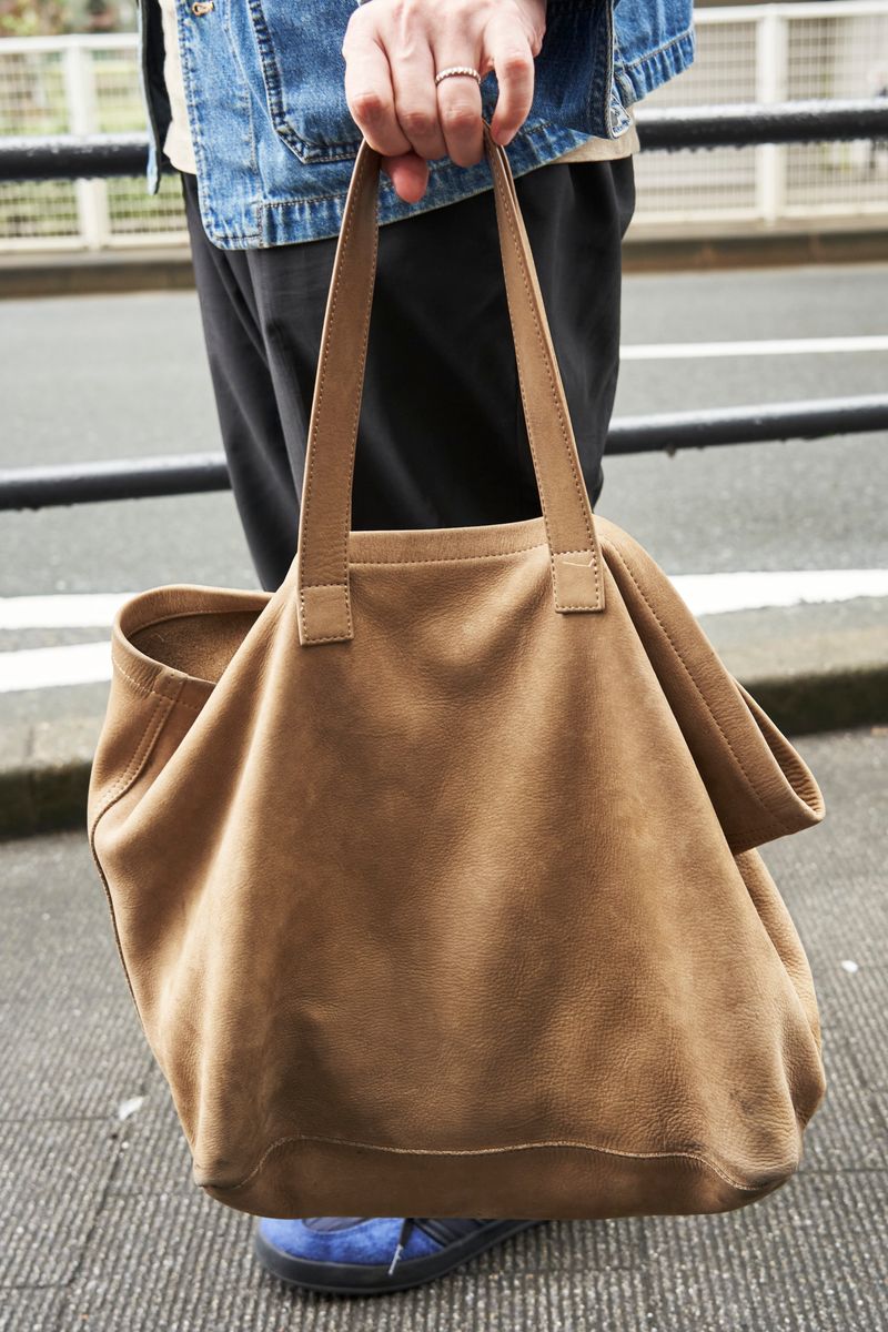 秋コーデにベージュの小物がベストマッチ たすく 4枚目の写真