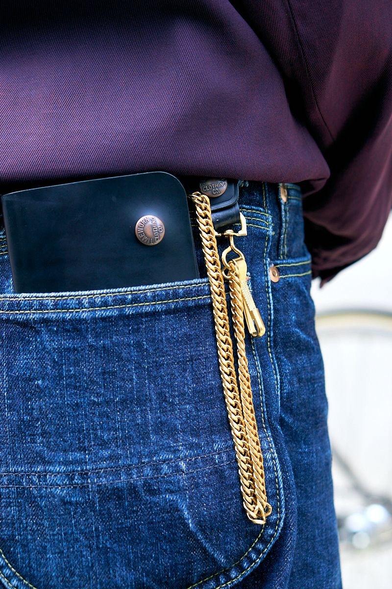 色気漂う赤と紫。チェックの裏地で馴染ませる 渡辺晴大 4枚目の写真