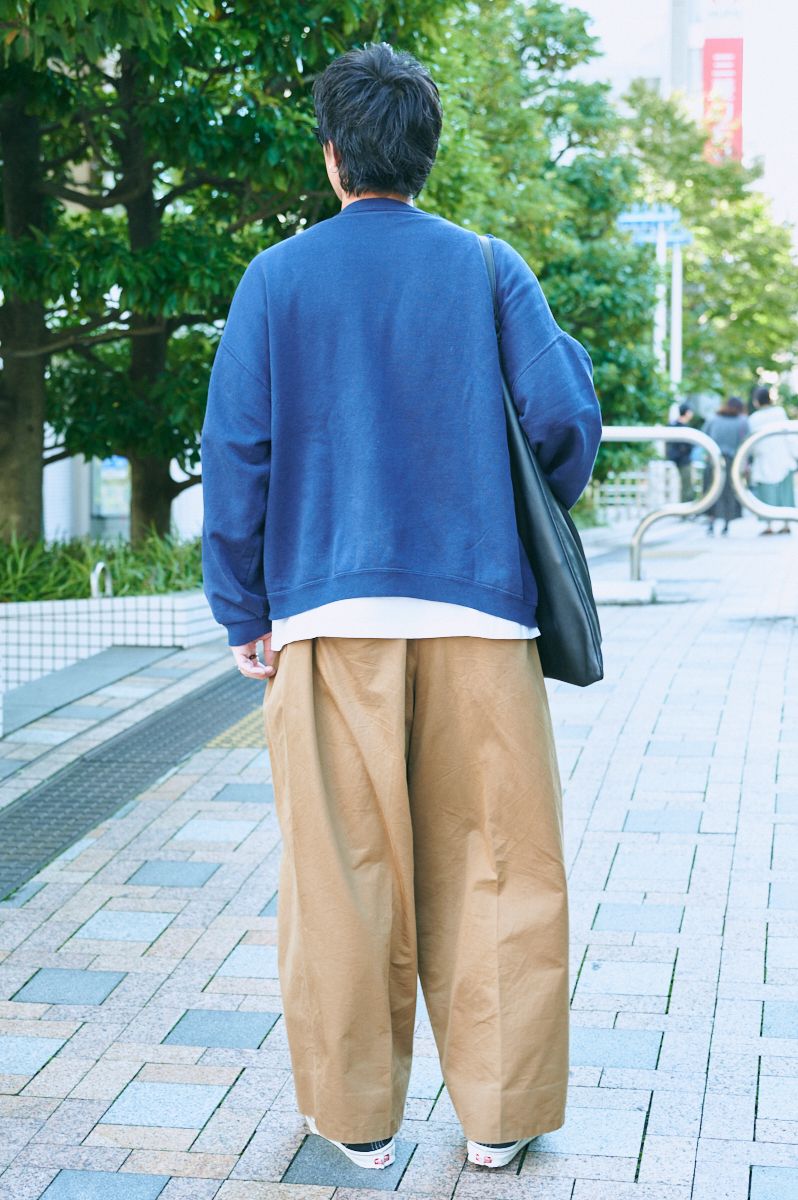 天上天下唯我独尊。自作パンツは超ワイド 綾瀬 2枚目の写真