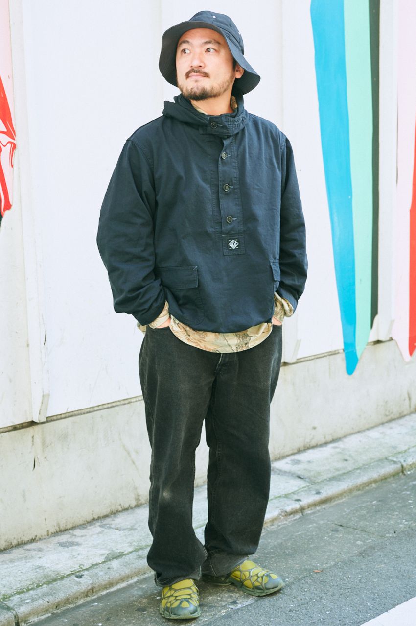 ブラックデニムの粋なはき方をスナップで！3名のお洒落達人たちが実践する“ひと工夫” - 7枚目の画像