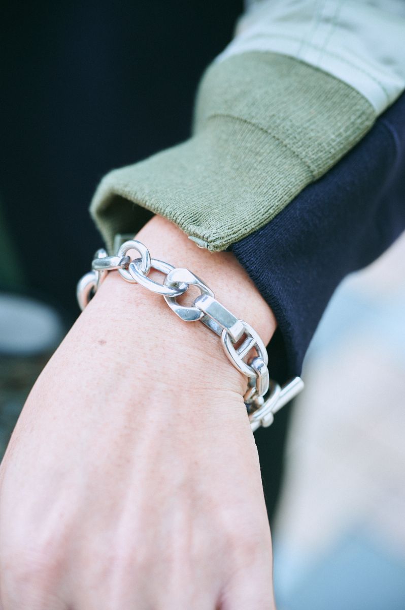 スマートな着こなしに遊び心のレイヤード 西部優太 5枚目の写真