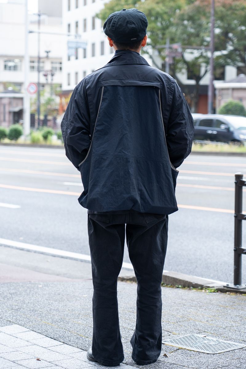 街の支持率高し。ナイロンアウターは黒一択 太田俊輔 2枚目の写真