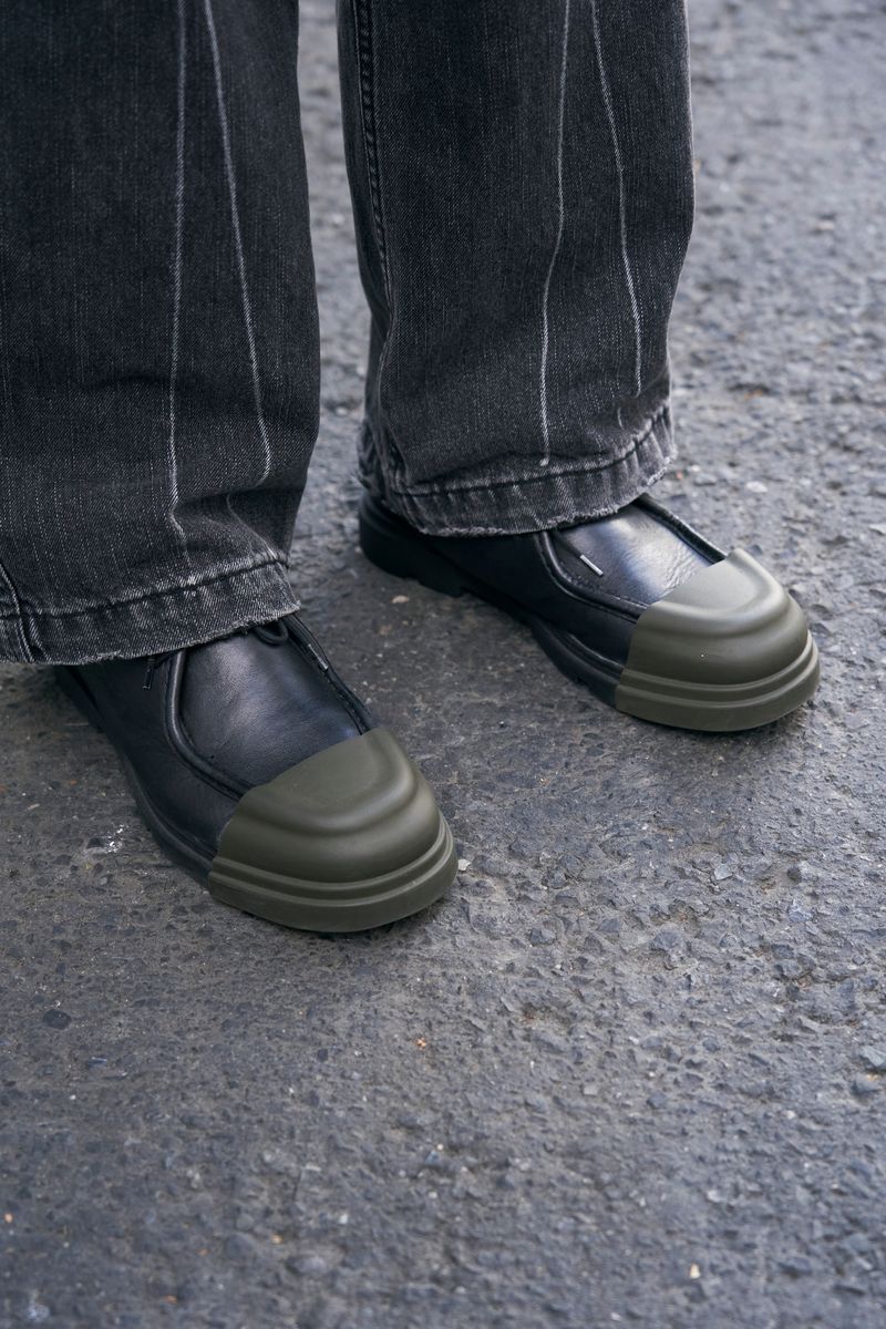 脚長効果も。3Dデニムが生む美シルエット 王 4枚目の写真