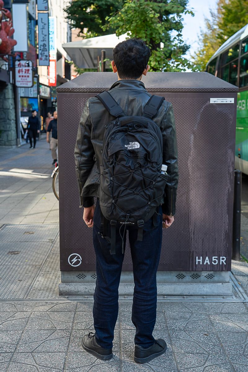 レザーの艶を堪能。冬コーデならでは愉悦 鈴木覚童 2枚目の写真