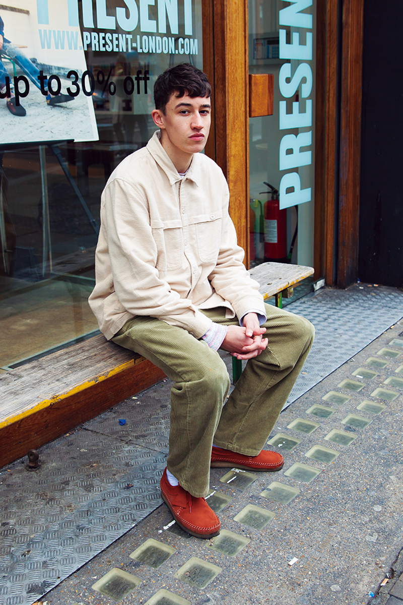 冬の着こなしに大切だったのは、ぬくもりのある色のコンビネーション エド