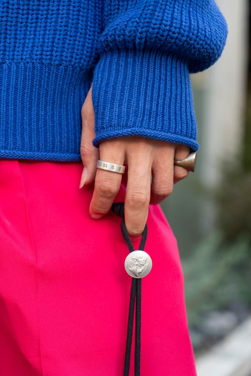 青×ピンク！大胆ワイドのモード系ニット術 s.k 5枚目の写真