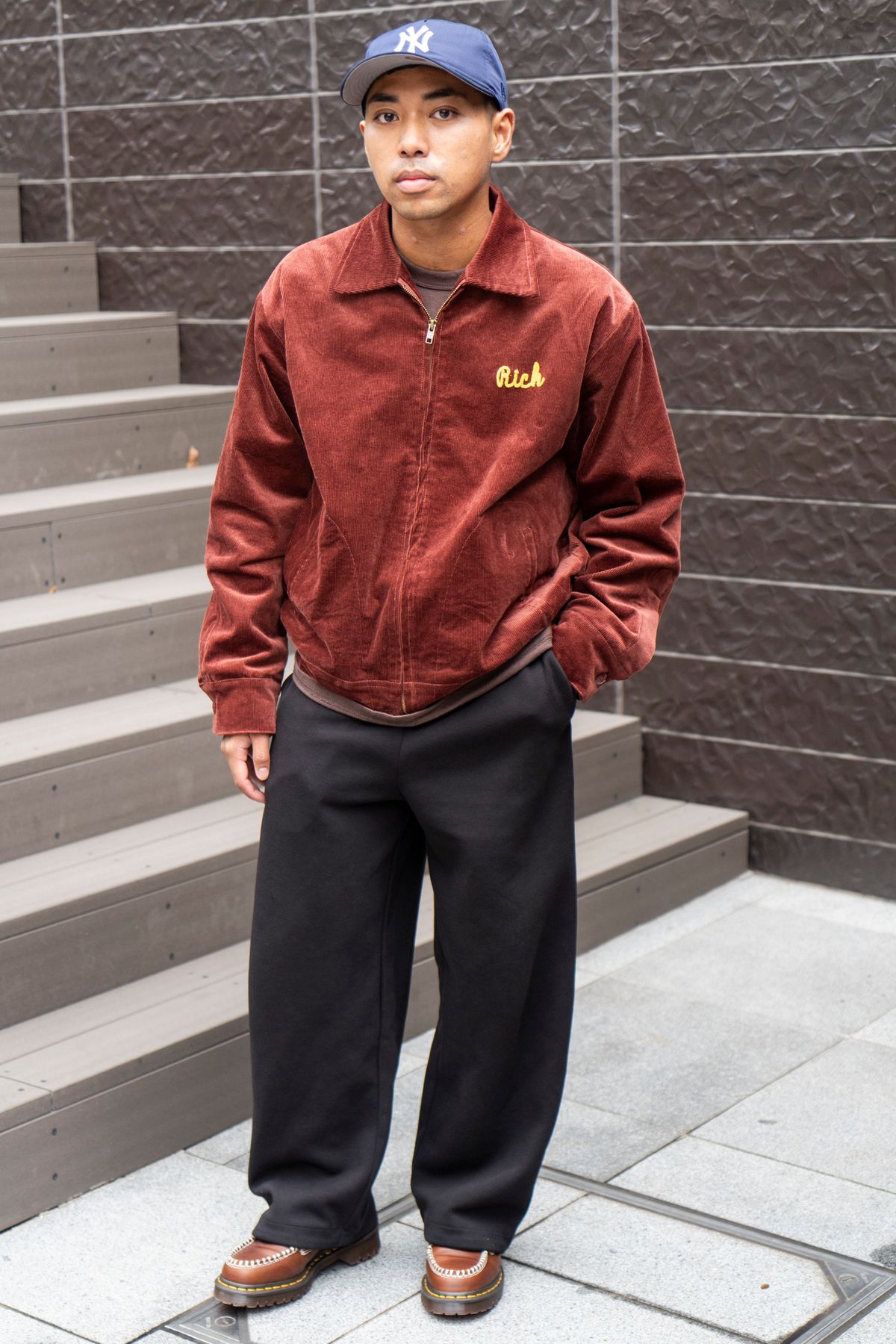 ジャケット バッカーズ Tシャツ ナイキ パンツ ユニクロ シューズ ドクターマーチン 帽子 キス 腕時計 アップル