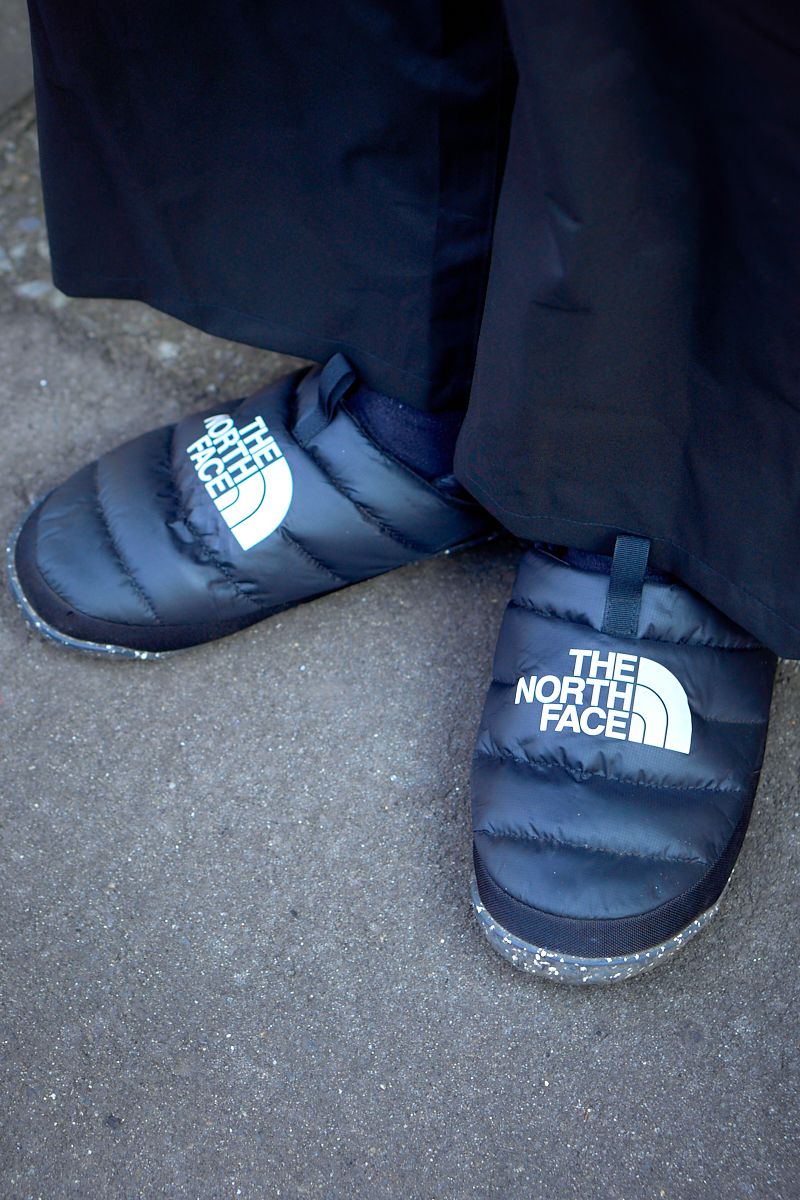 個性派アイテムを束ねるブルーの包容力 笹原康友 7枚目の写真