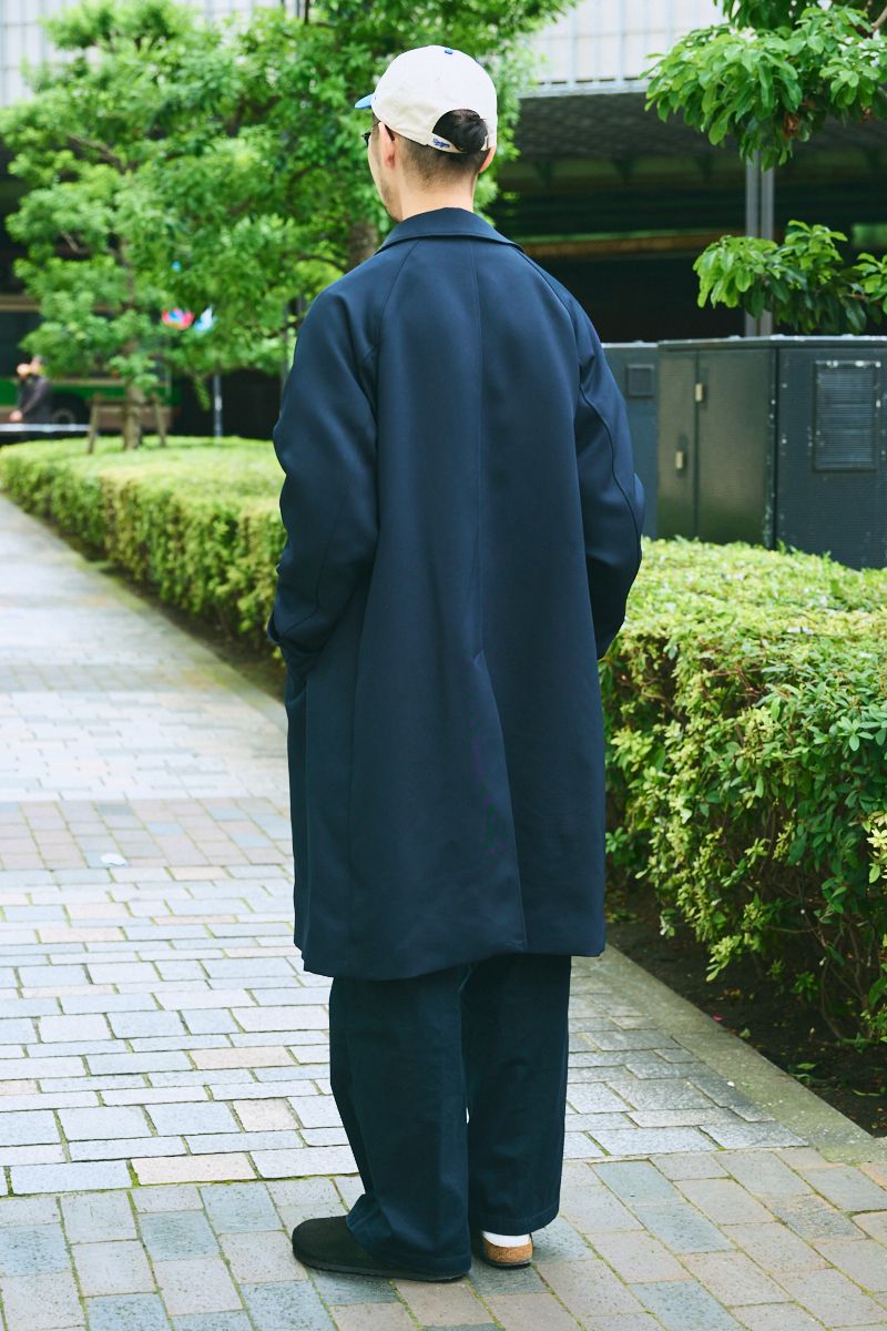 シックな装いにキャップ＆眼鏡でキャラ立ち 小林督幸 2枚目の写真