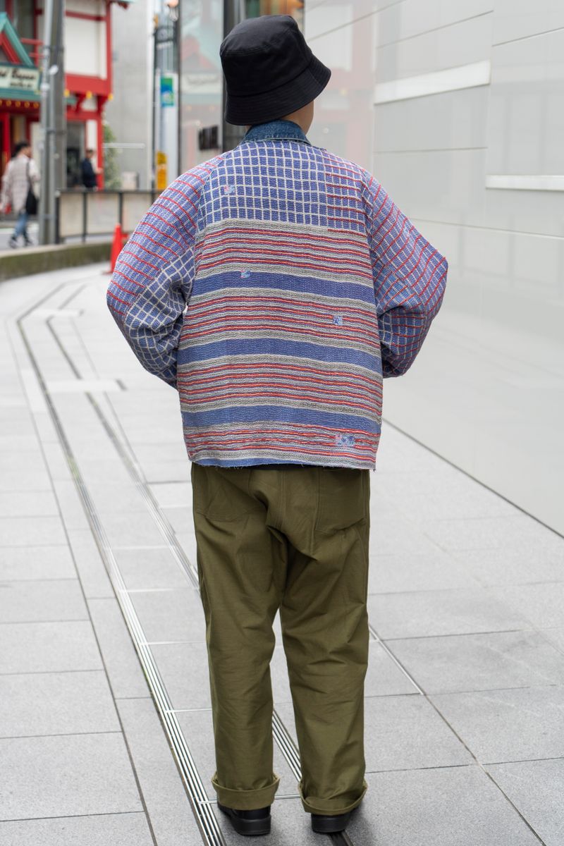 布切れカーディガンでオンリーワンの装い いがらしりょうた 2枚目の写真