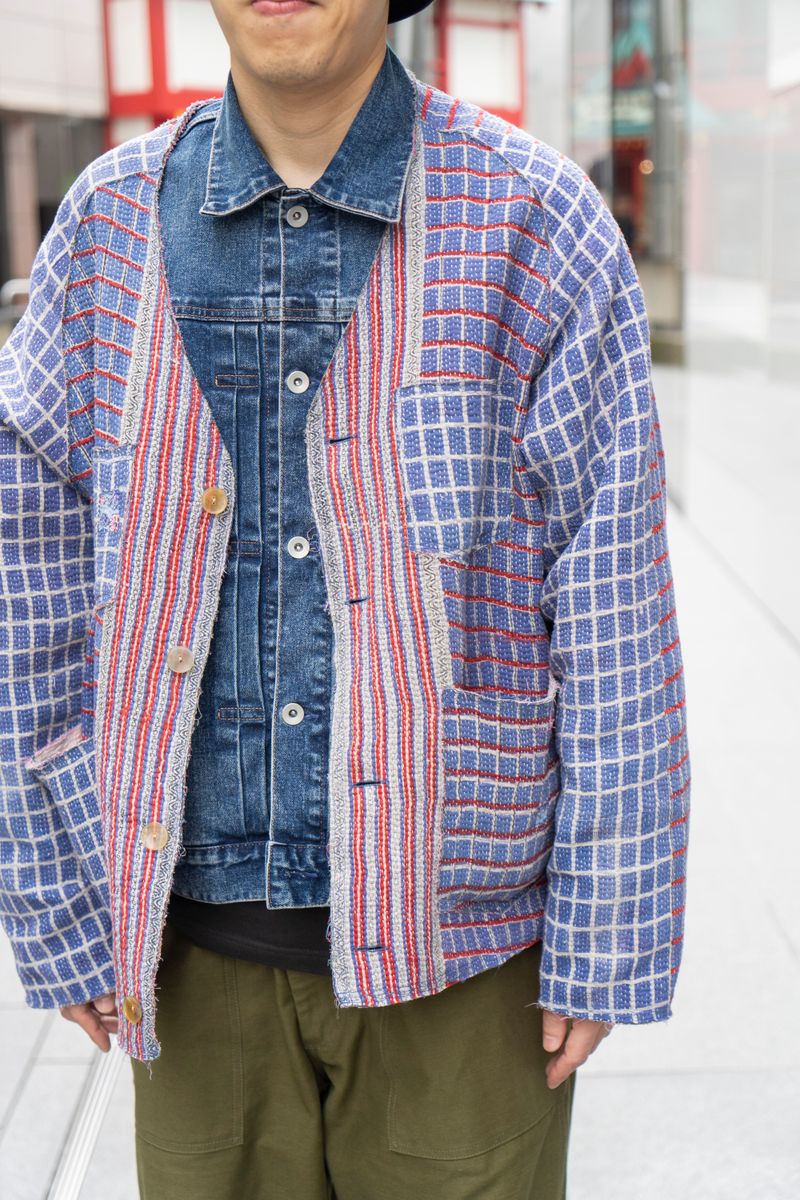 布切れカーディガンでオンリーワンの装い いがらしりょうた 5枚目の写真