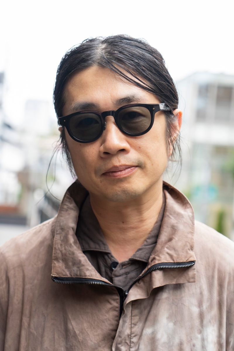 視線を集めるデザイナーズブランドのコート 伊藤州平 3枚目の写真