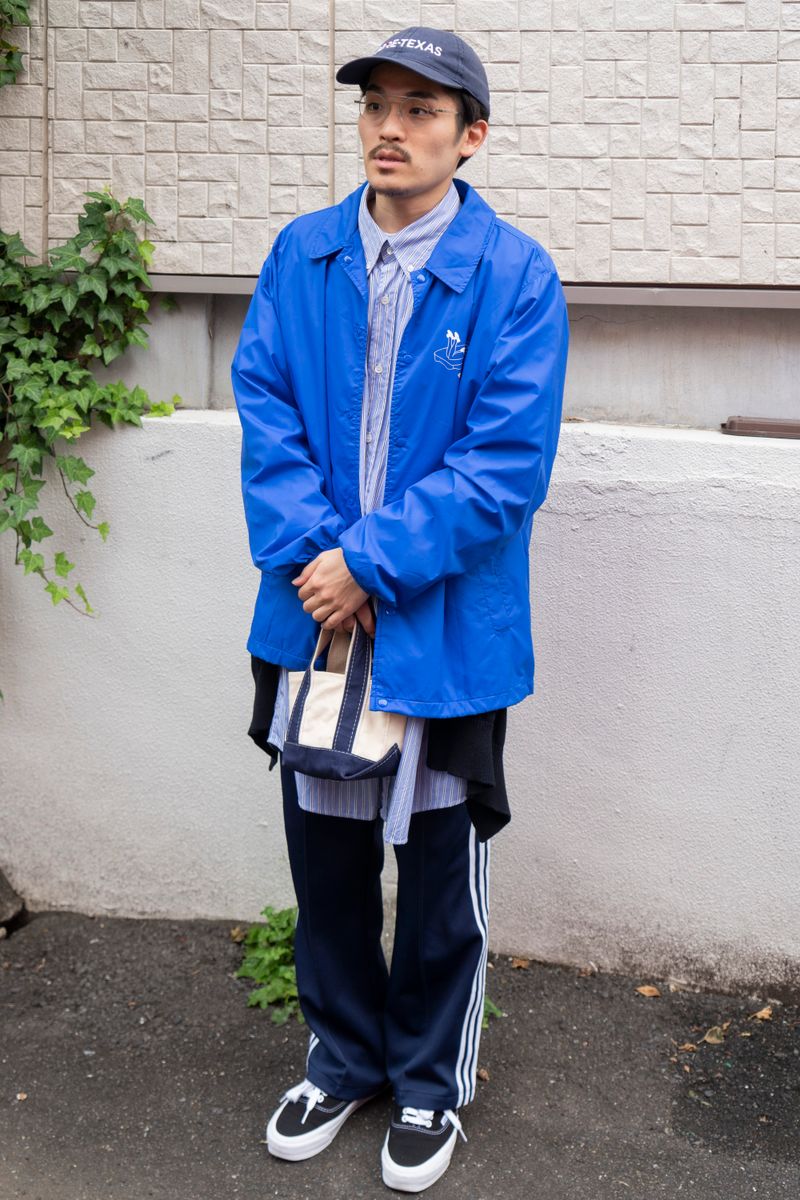 個性的なアイテムたちをブルー基調で統一 長澤亮太