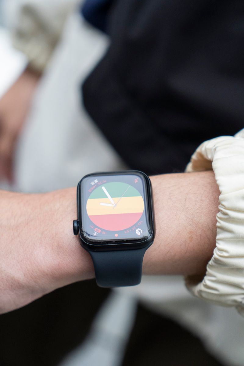 曇り空の日こそ明るい色使いで晴れやかに 濱口優介 5枚目の写真