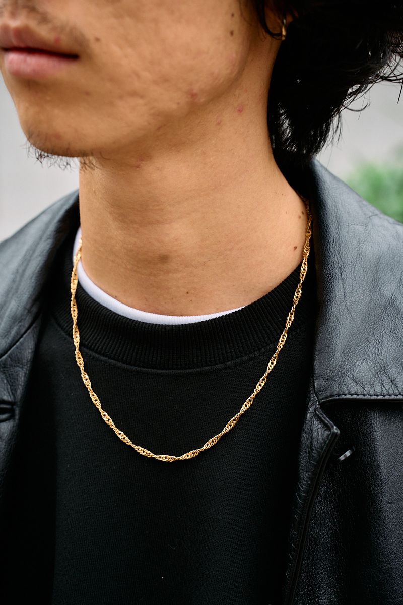 レザー×スウェットで作るオールブラック 成田拓郎 4枚目の写真