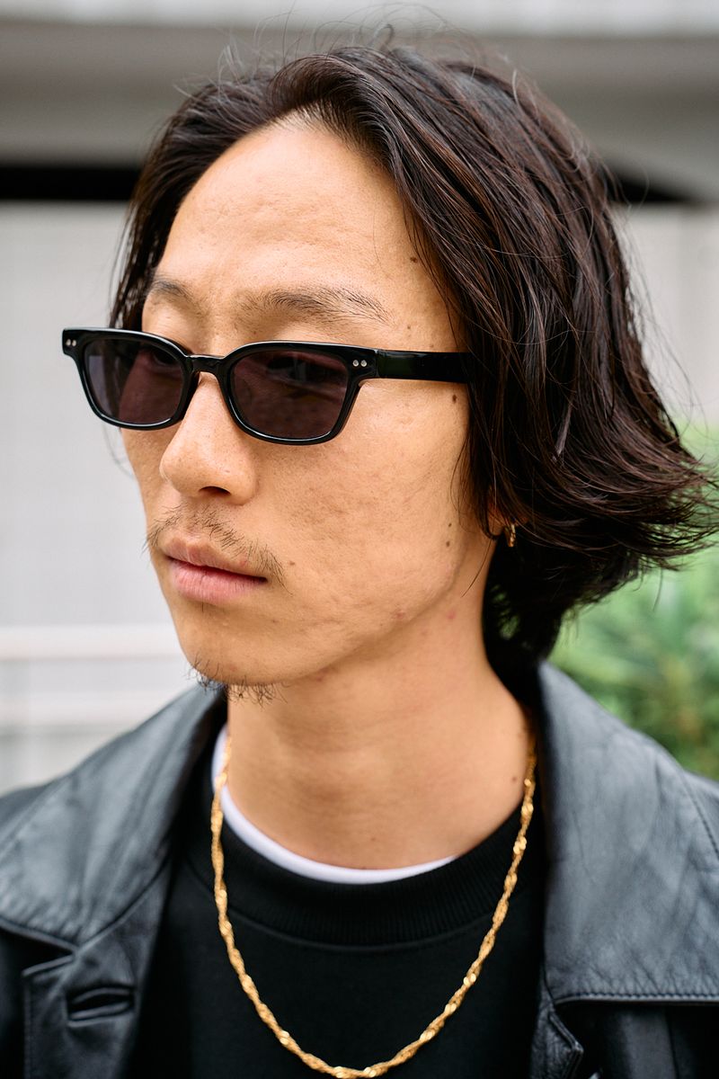 レザー×スウェットで作るオールブラック 成田拓郎 3枚目の写真