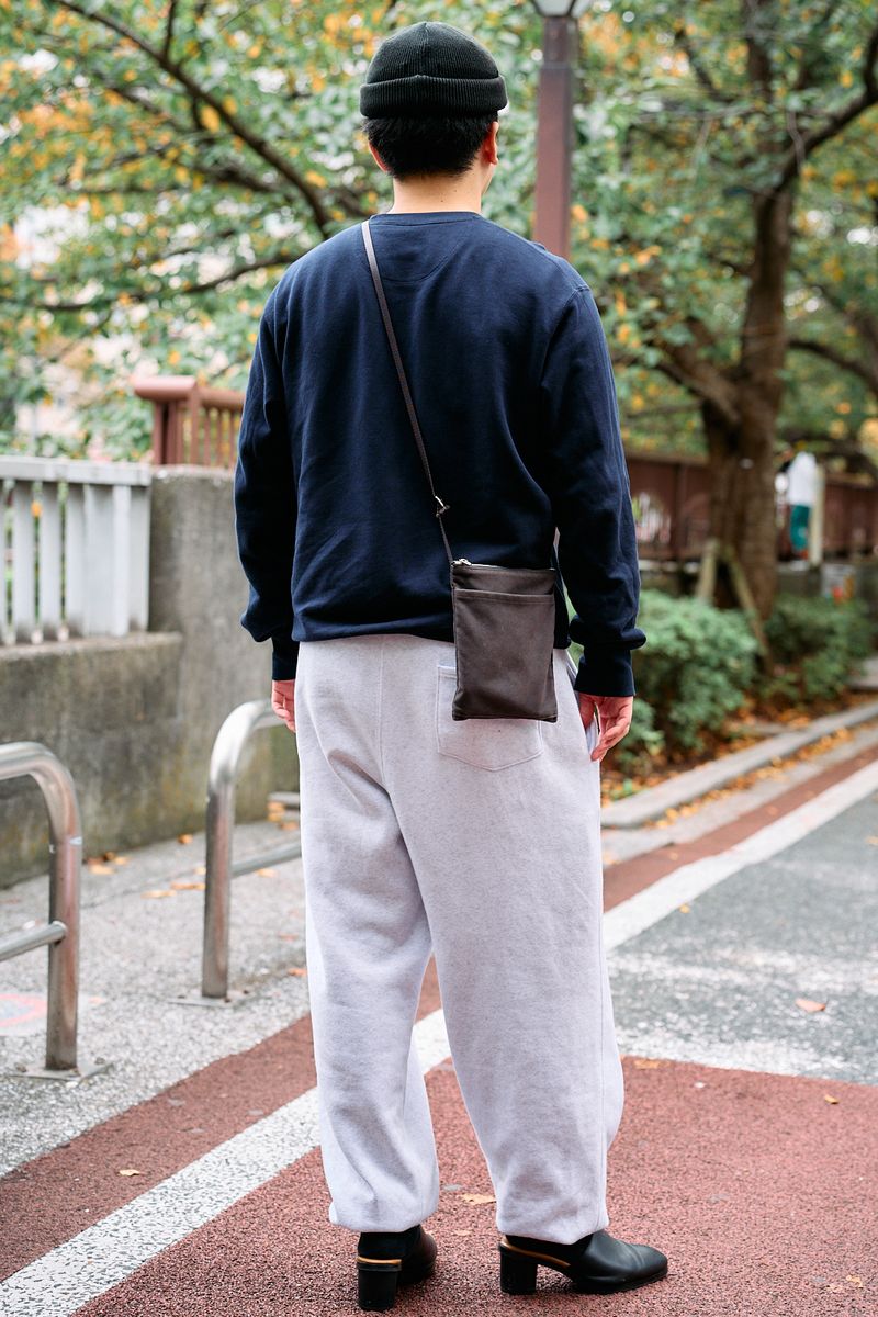スウェットパンツ×革靴のコーデにハマり中 石川大智 2枚目の写真