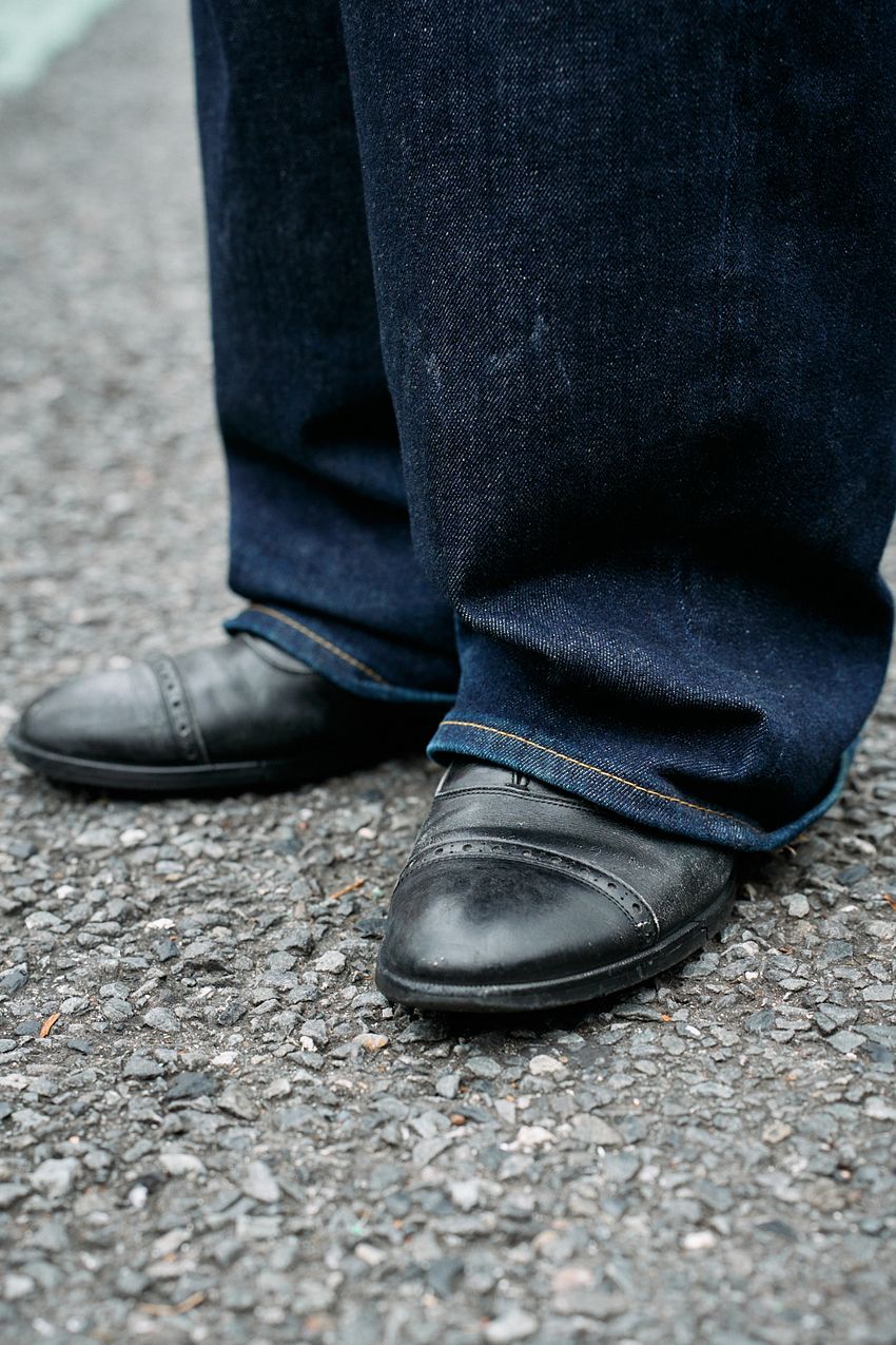 昔馴染みの「デニムジャケット」コーデをひと工夫。色み、シルエットで新鮮に見せた3名をスナップで - 9枚目の画像