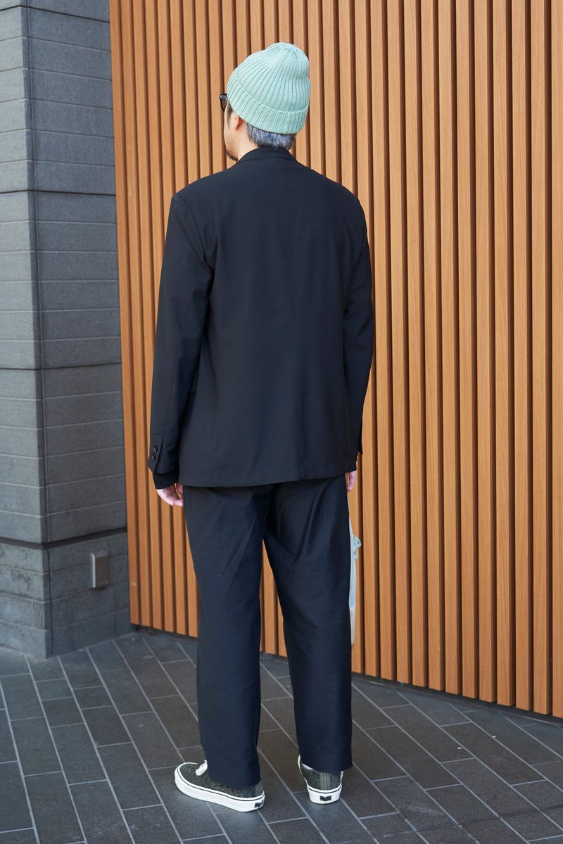 綺麗めジャケットにニットキャップでNY風 八巻 2枚目の写真