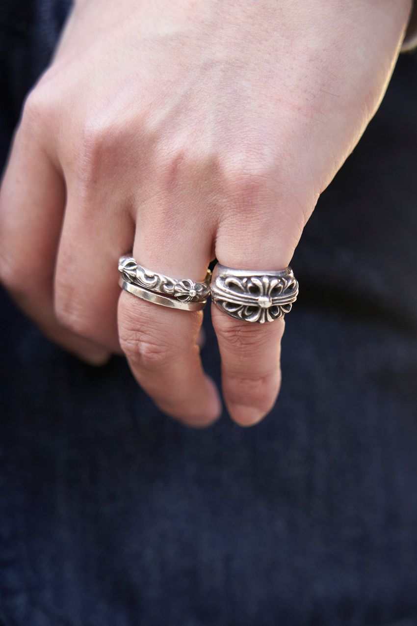 永世定番ブランド「チャンピオン」のスウェットを取り入れたコーデ好例を3スナップで検証！ - 5枚目の画像