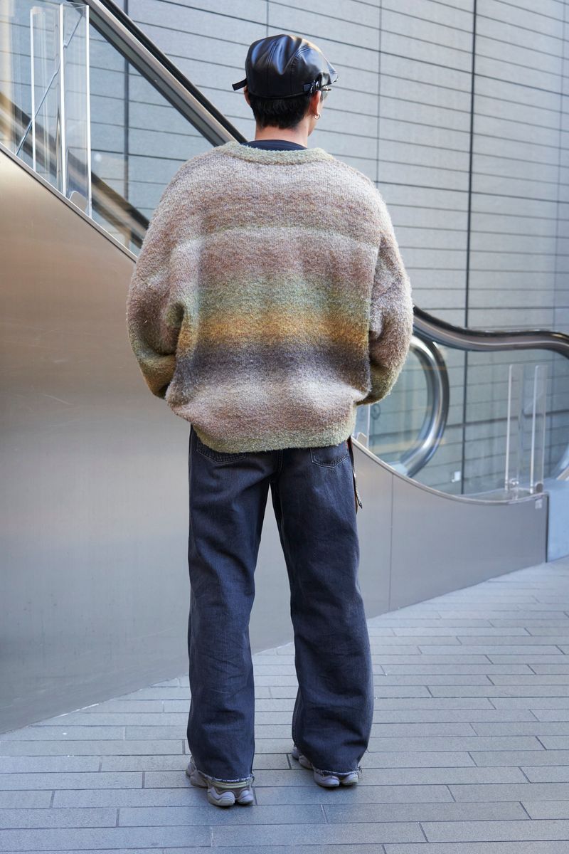 季節を感じるグラデーションカラーのニット 恭介 2枚目の写真