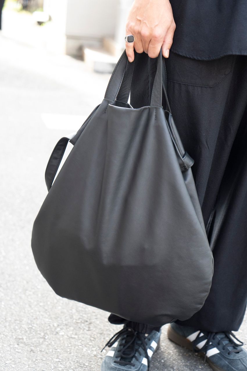 上品に合わせたい“でっかいトート”。街角の洒落者3名に見るこだわりの素材＆形 - 7枚目の画像