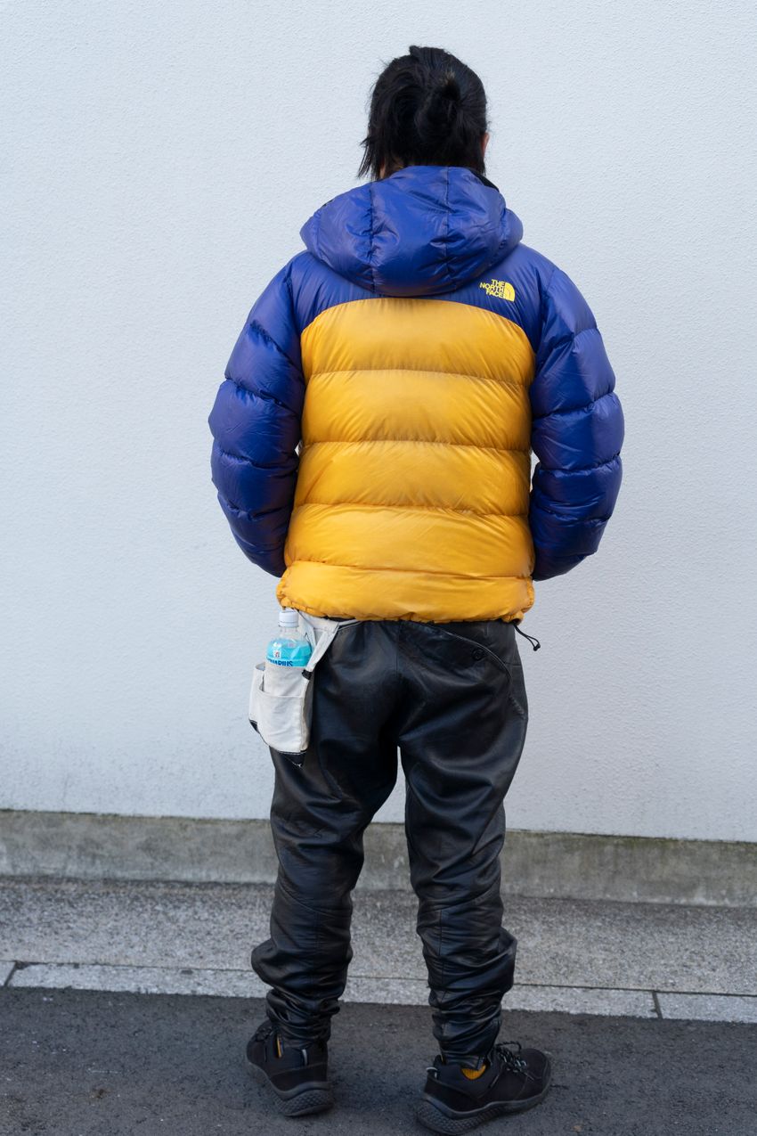 不動の人気は継続中！「ザ・ノース・フェイス」のダウンで仕上げた大人ストリートコーデ集 - 5枚目の画像