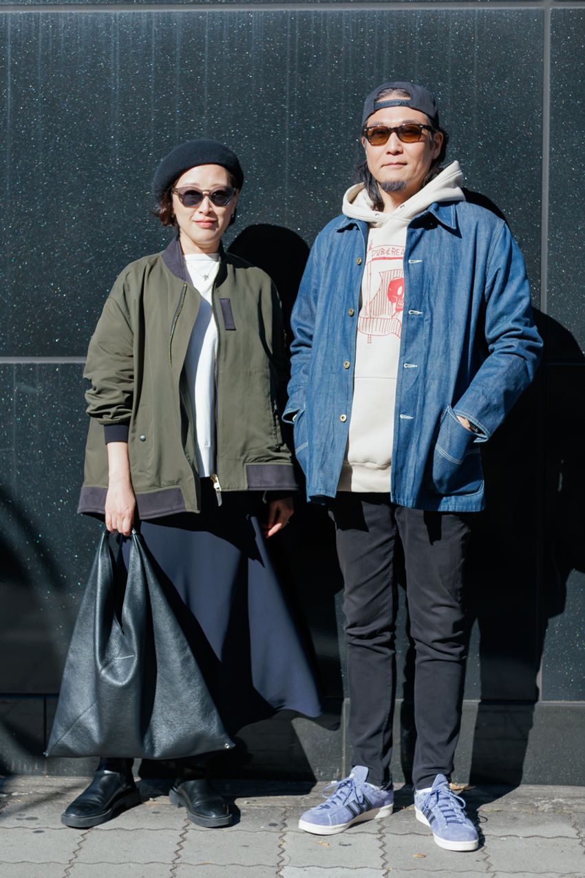 ゆるめトップス＋細身ボトムスで作る“Vライン”シルエット。スナップに見る新潮流【20代 30代 40代別】 - 1枚目の画像