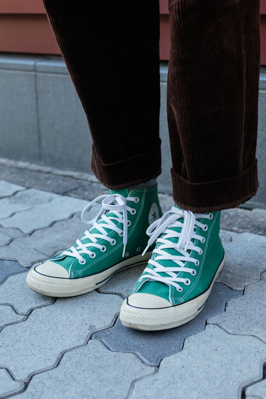 ゆるめトップス＋細身ボトムスで作る“Vライン”シルエット。スナップに見る新潮流【20代 30代 40代別】 - 8枚目の画像