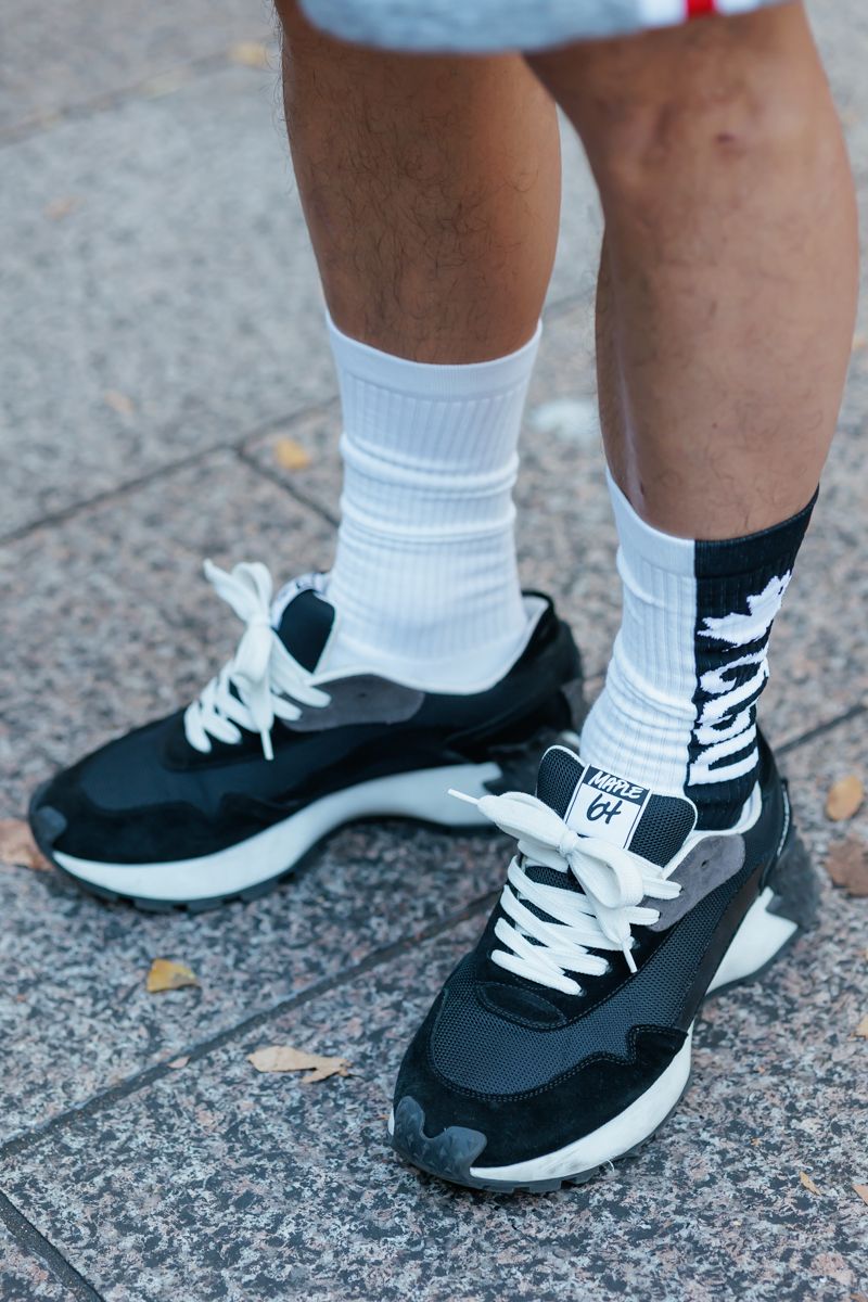 スウェットで寛ぐ休日のセットアップ 久瀬泰幸 4枚目の写真