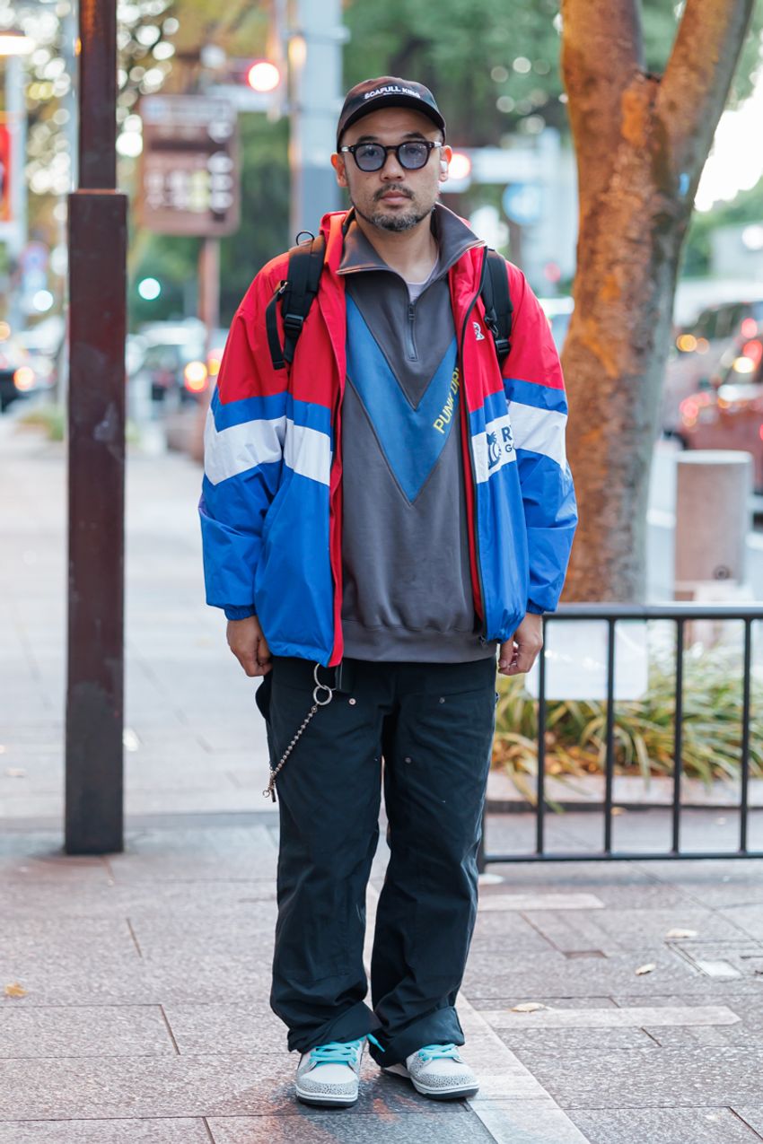 いつもの着こなしにスポーツのエッセンスを！街角のリアルな“スポカジ”コーデ3選 - 5枚目の画像